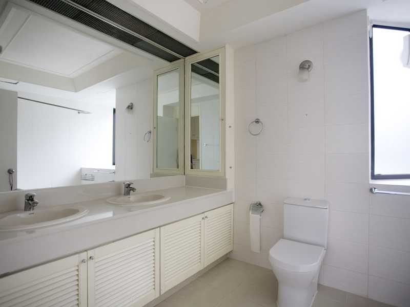 photo 6 — South Bay Towers, South Bay