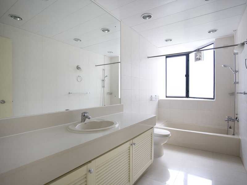 photo 7 — South Bay Towers, South Bay