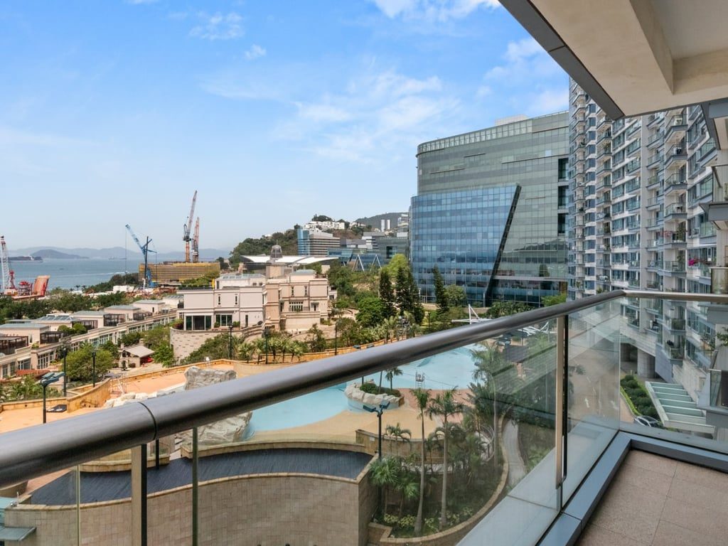 photo 2 — Residence Bel-Air (Phase 1) Twr 8, Pok Fu Lam