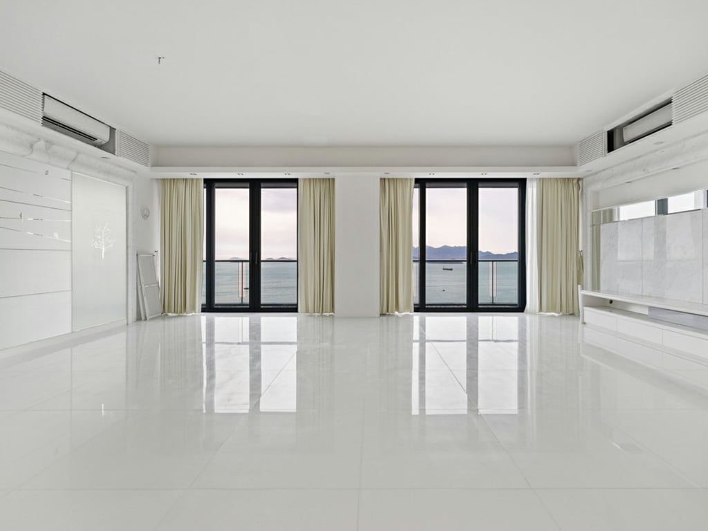 photo 2 — Residence Bel-Air South Towers (Phase 2) Twr 6, Pok Fu Lam