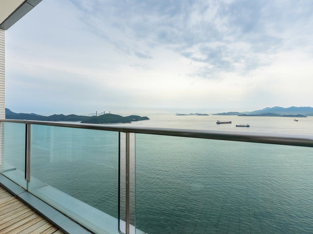 photo 3 — Residence Bel-Air South Towers (Phase 2) Twr 6, Pok Fu Lam