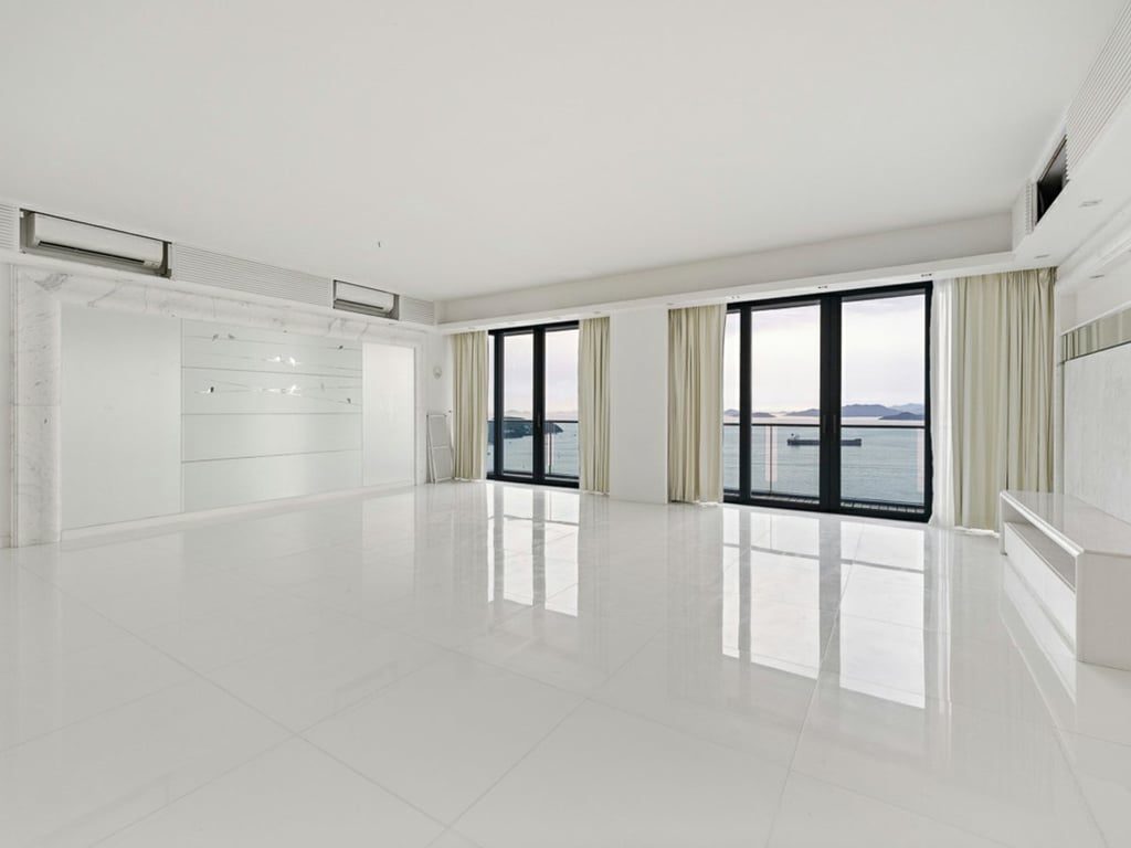 photo 4 — Residence Bel-Air South Towers (Phase 2) Twr 6, Pok Fu Lam