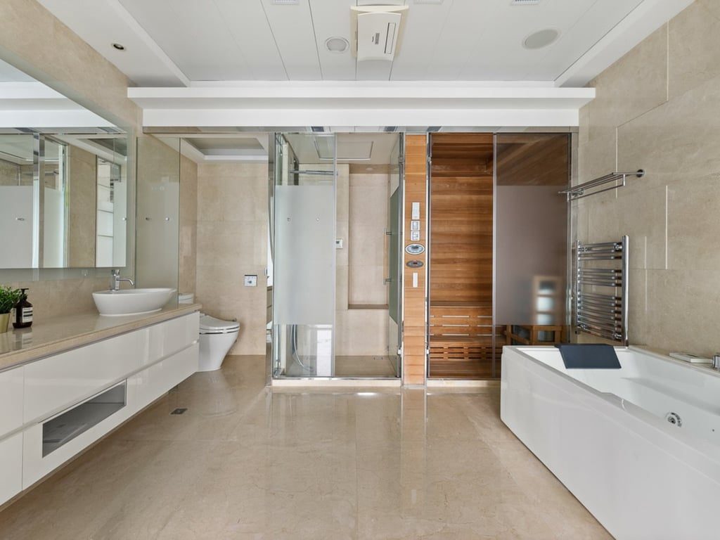 photo 7 — Residence Bel-Air South Towers (Phase 2) Twr 6, Pok Fu Lam