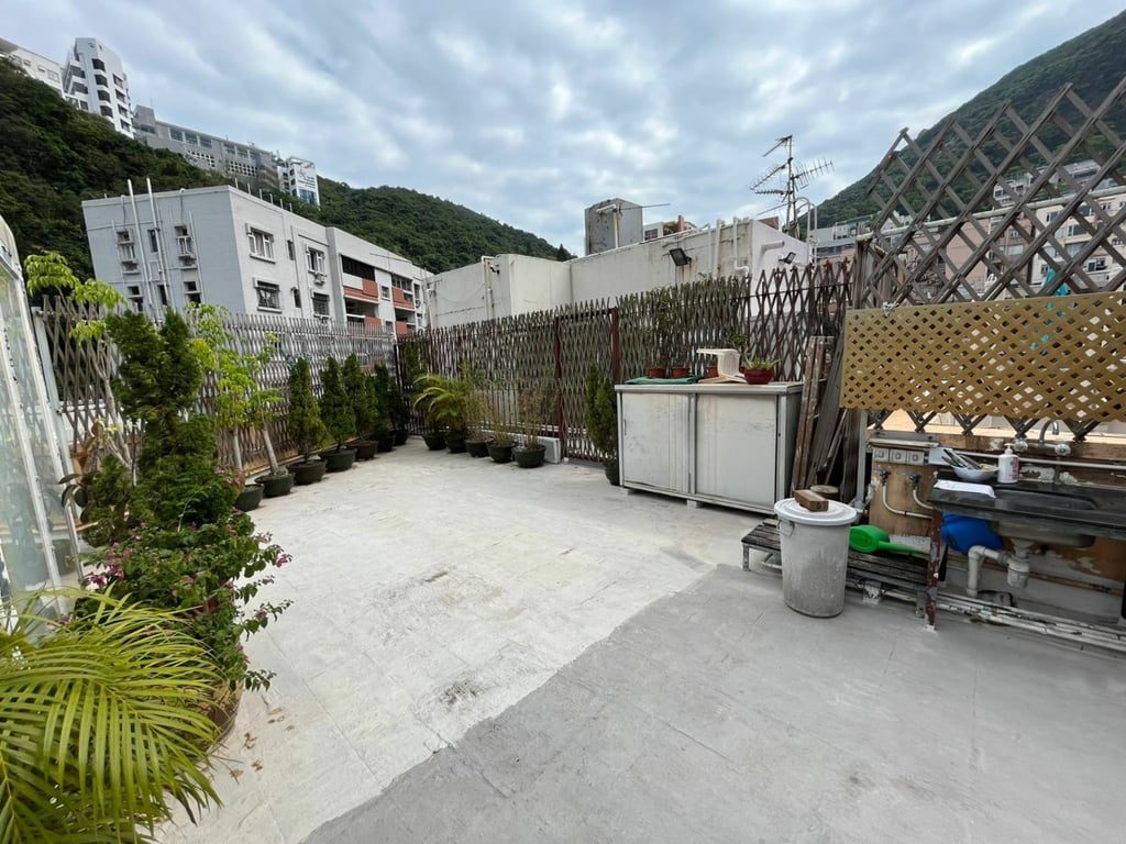photo 2 — Sunrise Court, Happy Valley