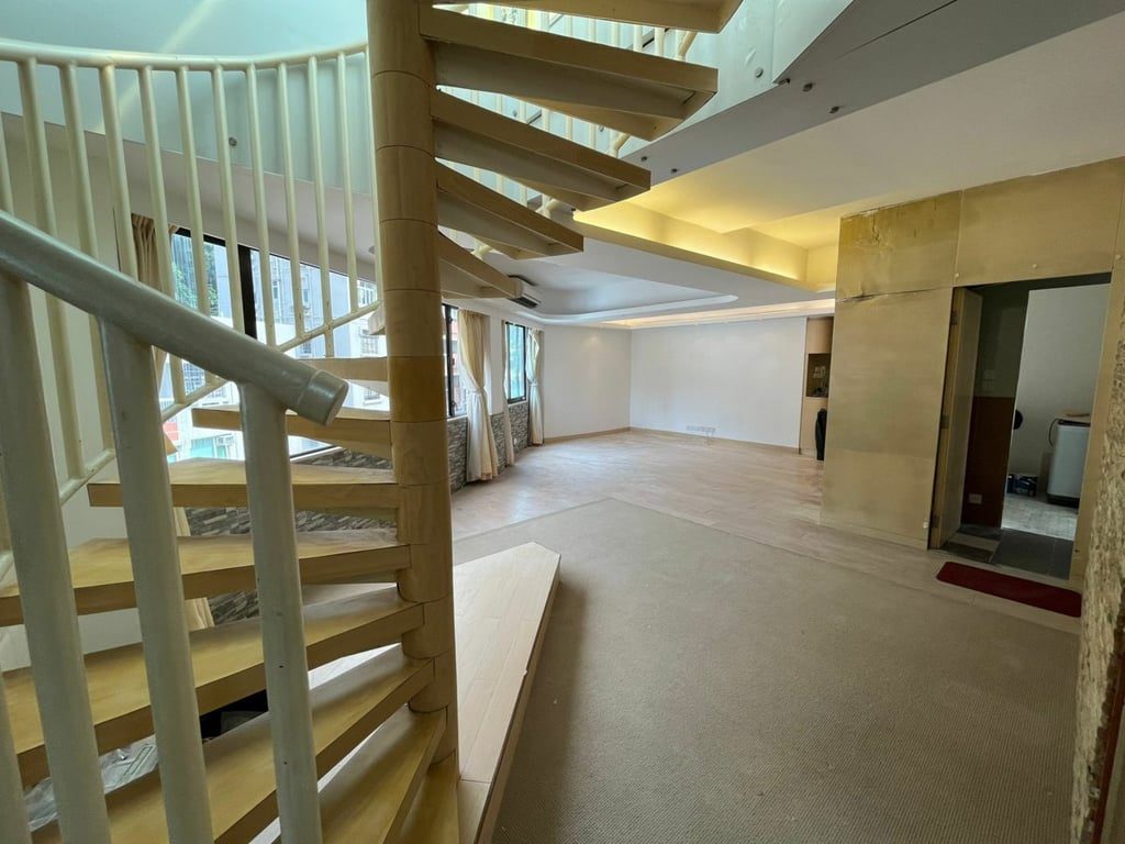 photo 3 — Sunrise Court, Happy Valley