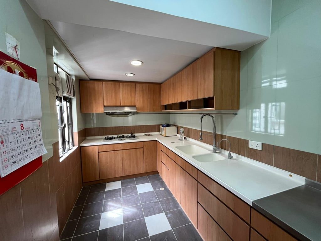 photo 9 — Sunrise Court, Happy Valley
