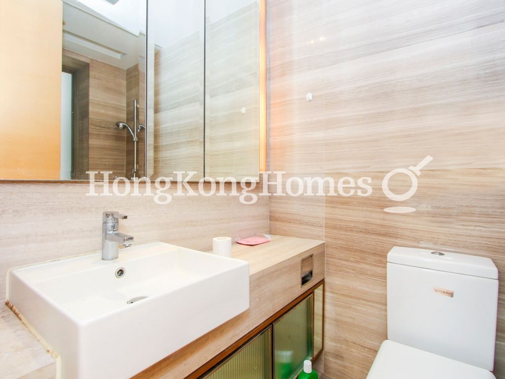 Guest Bathroom — Island Crest - Tower 1, Sai Ying Pun
