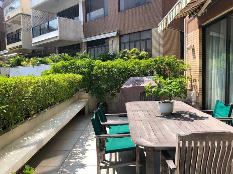 photo 10 — Gordon Terrace, Stanley