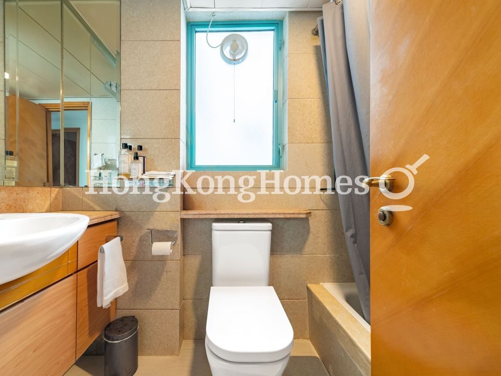 Guest Bathroom — Monte Vista - Block 07, Ma On Shan