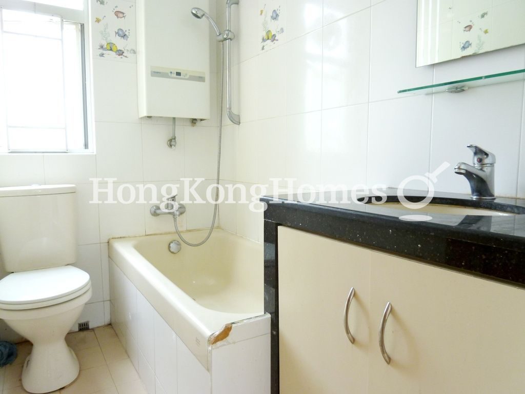 Guest Bathroom — Sun Ying Mansion, North Point