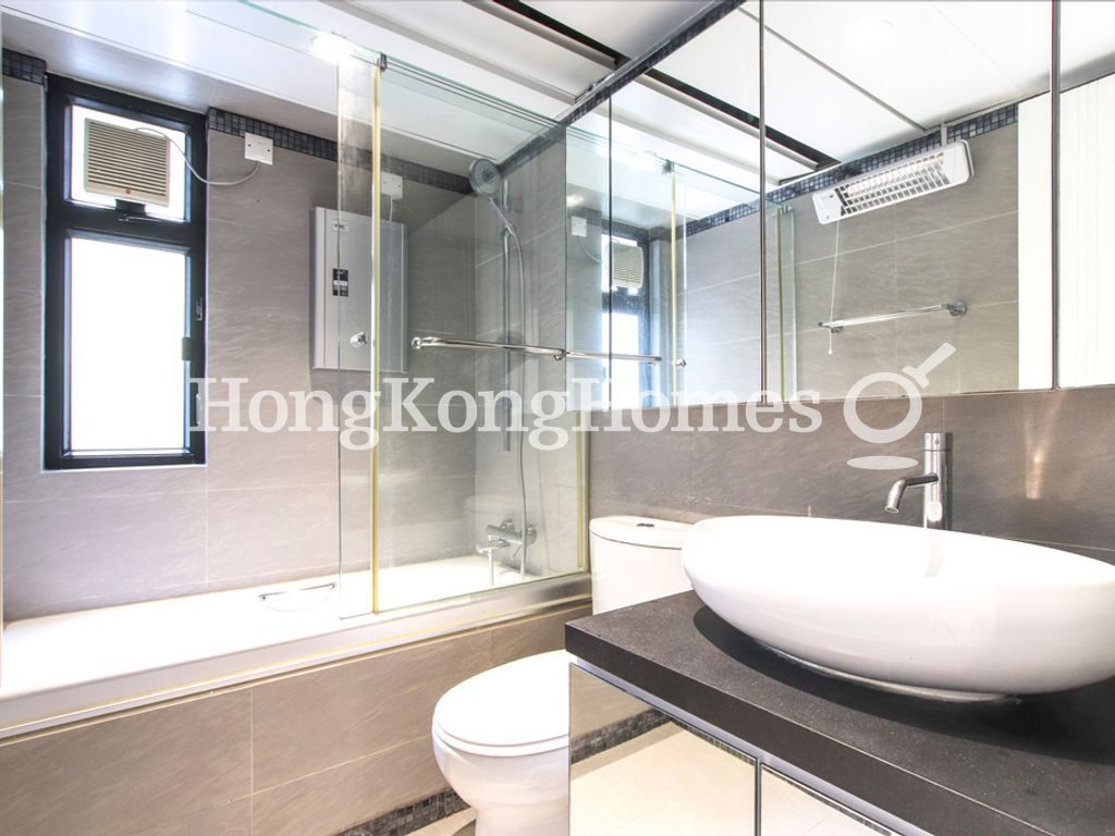 Guest Bathroom — Vantage Park - Block 02, Mid-levels West