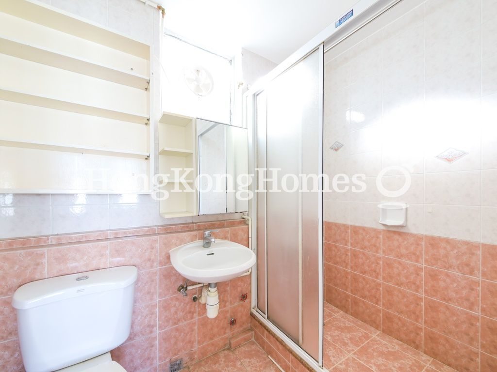 Guest Bathroom — Taikoo Shing - Kai Tien Mansion, Taikoo Shing
