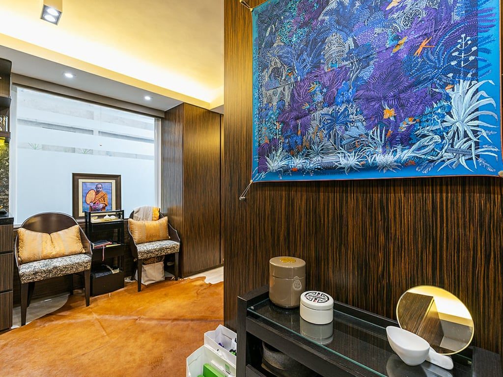photo 2 — Silver Jubilee Mansion, Sheung Wan