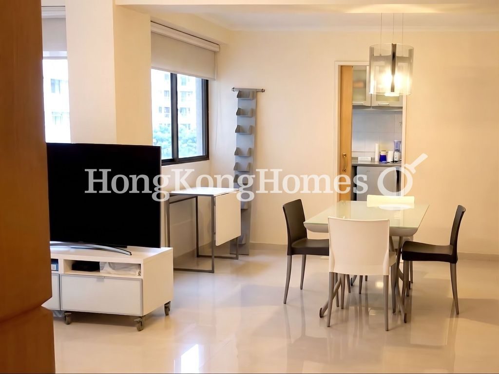 Living and Dining Room — Crescent Heights, Mid-levels East