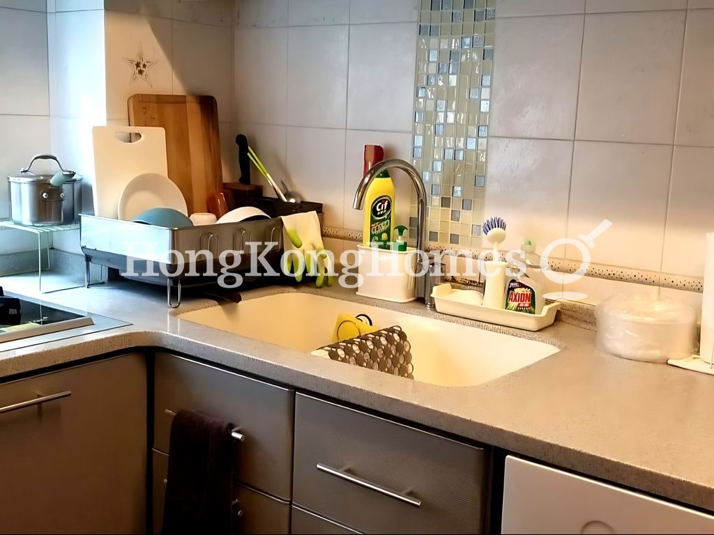 Kitchen — Crescent Heights, Mid-levels East