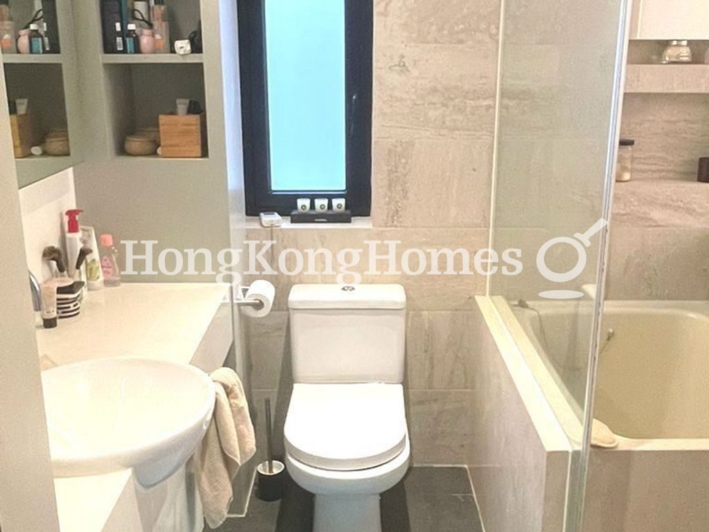 Guest Bathroom — Kent Mansion, North Point