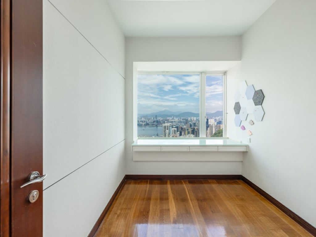 photo 10 — The Legend, Jardine S Lookout