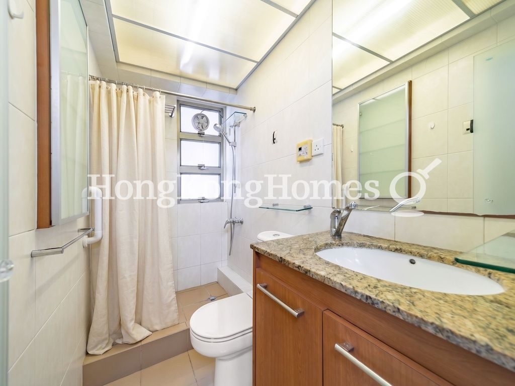 Master Bathroom — Phoenix Court - Block 02, Mid-levels East