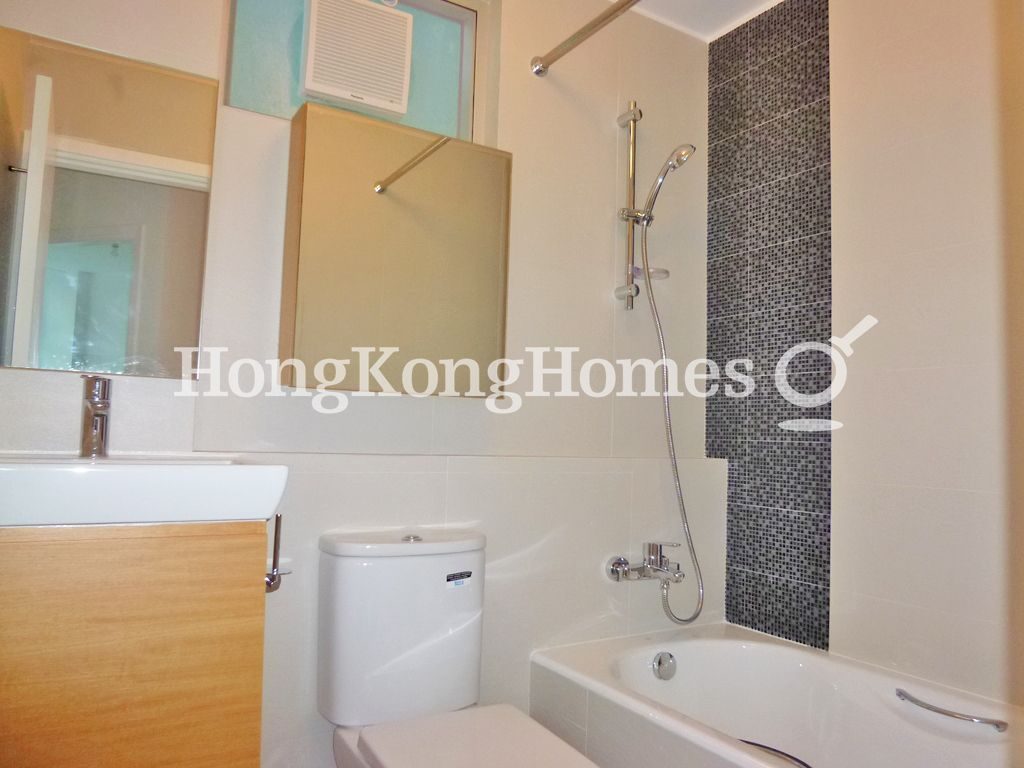 Guest Bathroom — Taikoo Shing - Pine Mansion, Taikoo Shing