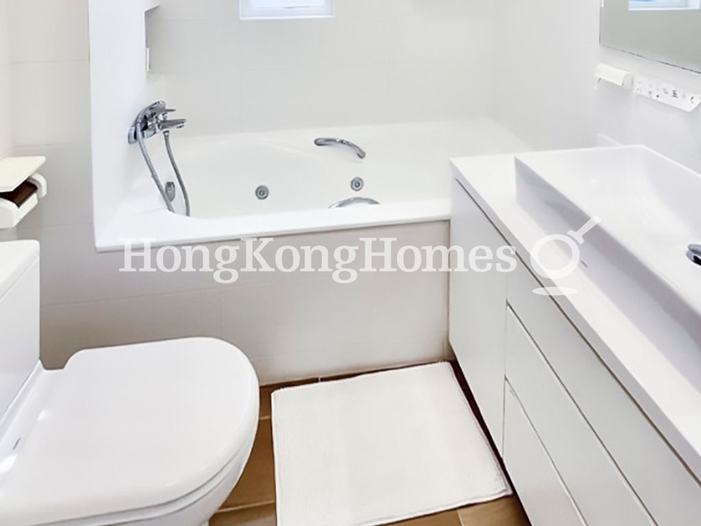 Master Bathroom — Valiant Park, Mid-levels West