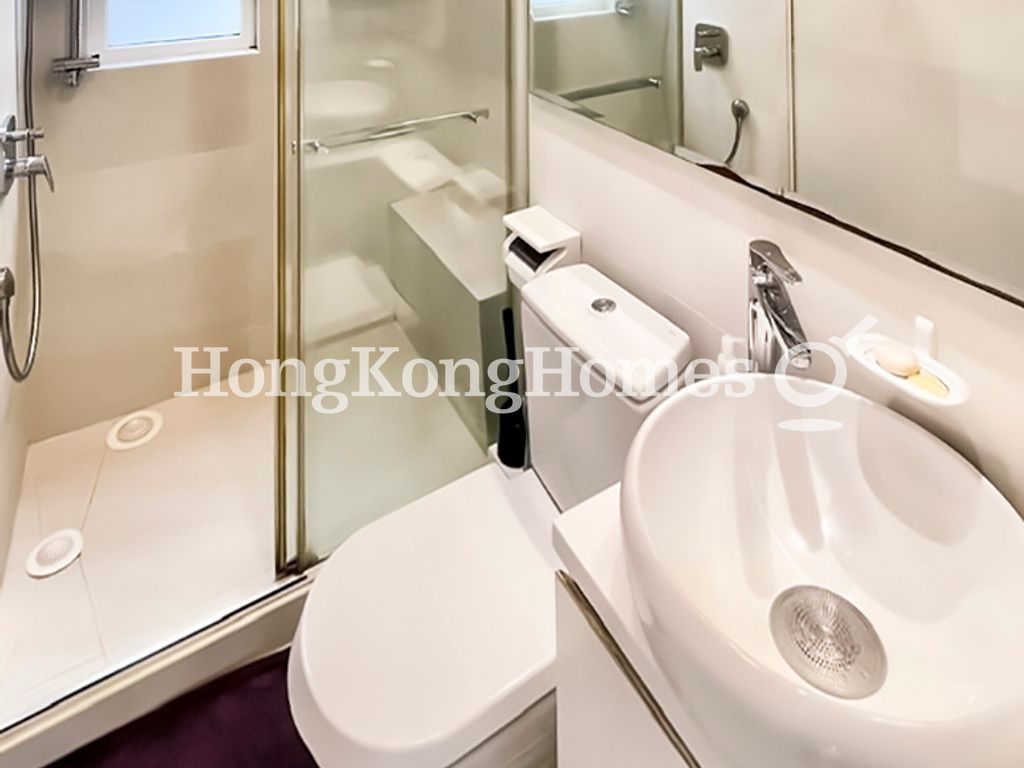 Guest Bathroom — Valiant Park, Mid-levels West