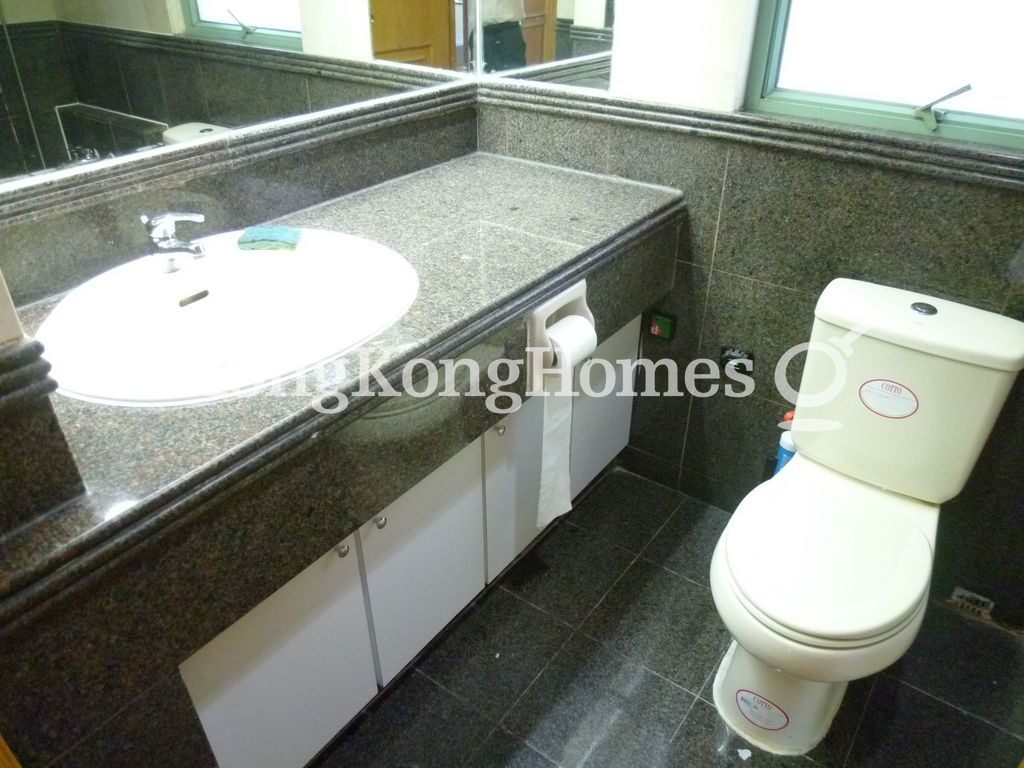 Guest Bathroom — Goldwin Heights, Mid-levels West