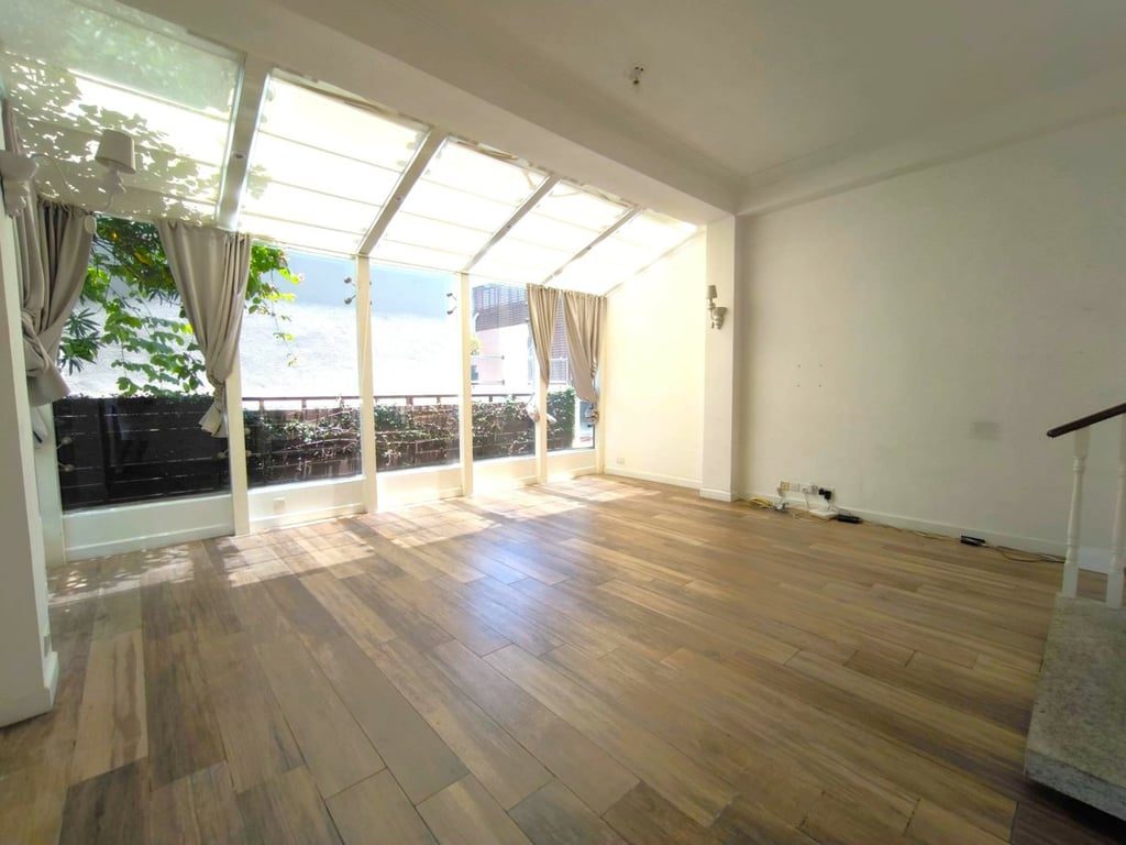 photo 17 — Golden Coast Villas, Lantau Island
