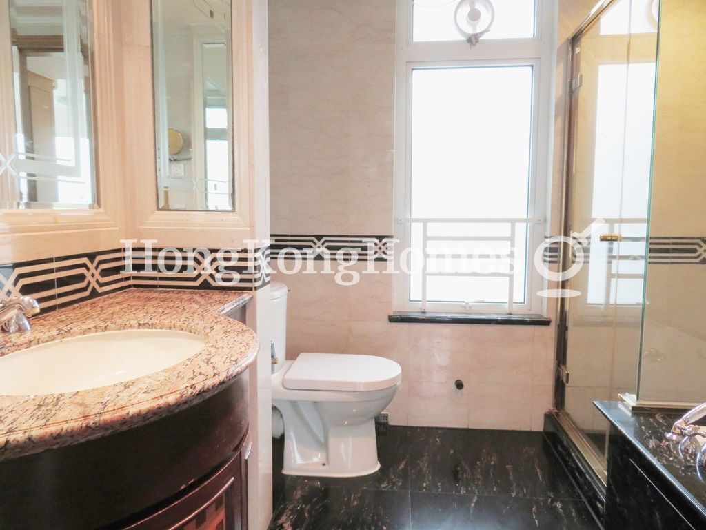 Master Bathroom — Hillview Court - Block 07, Sai Kung