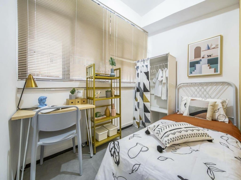 photo 2 — 33 Cooke Stree, Hung Hom