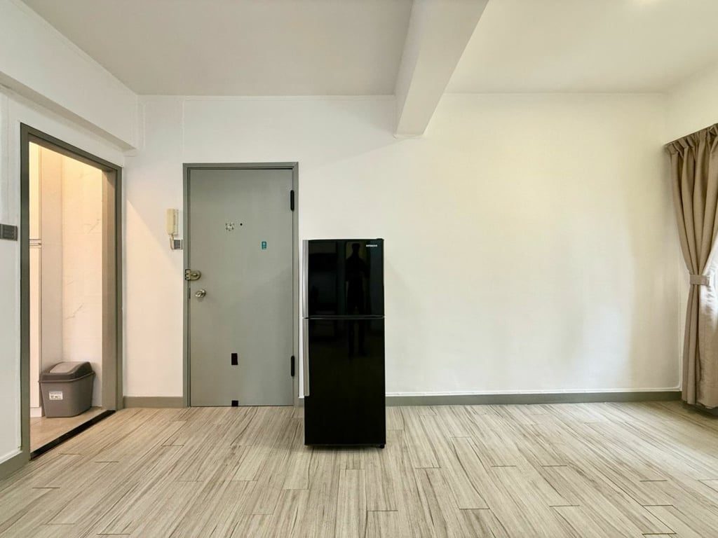 photo 2 — Wealth Building, Sai Ying Pun