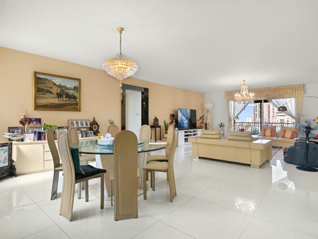 photo 3 — Villa Veneto, Mid Levels Central