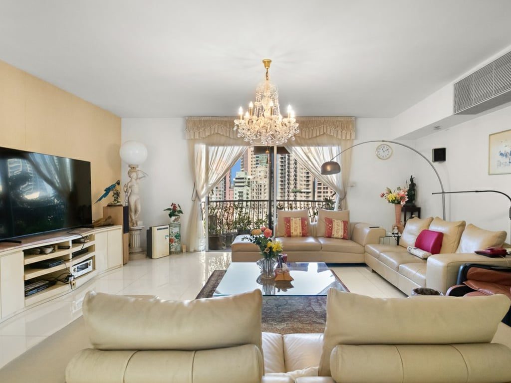 photo 4 — Villa Veneto, Mid Levels Central