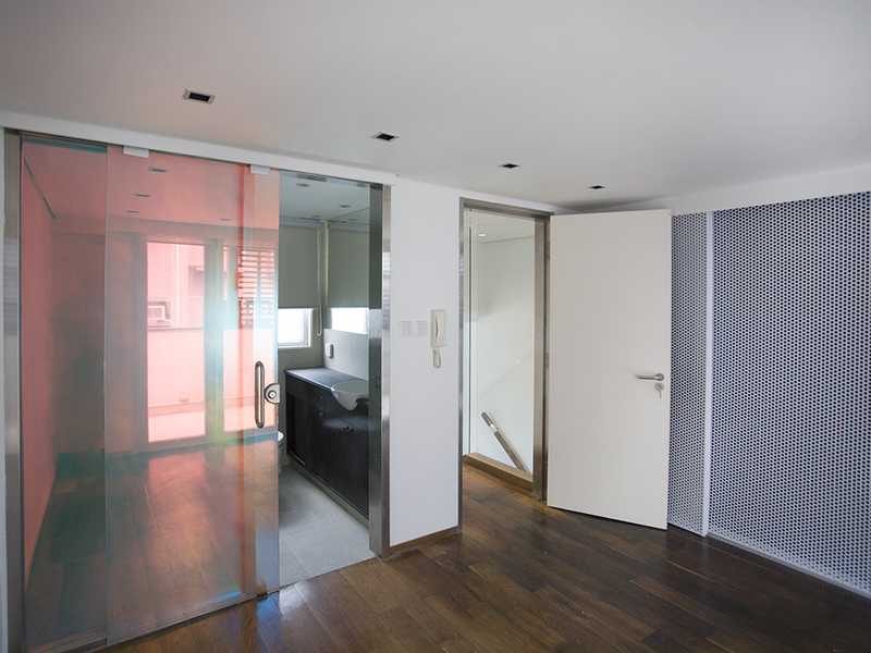 photo 2 — Beaufort House, Soho