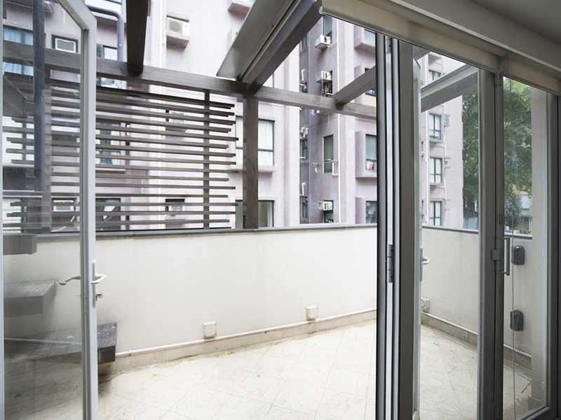 photo 4 — Beaufort House, Soho