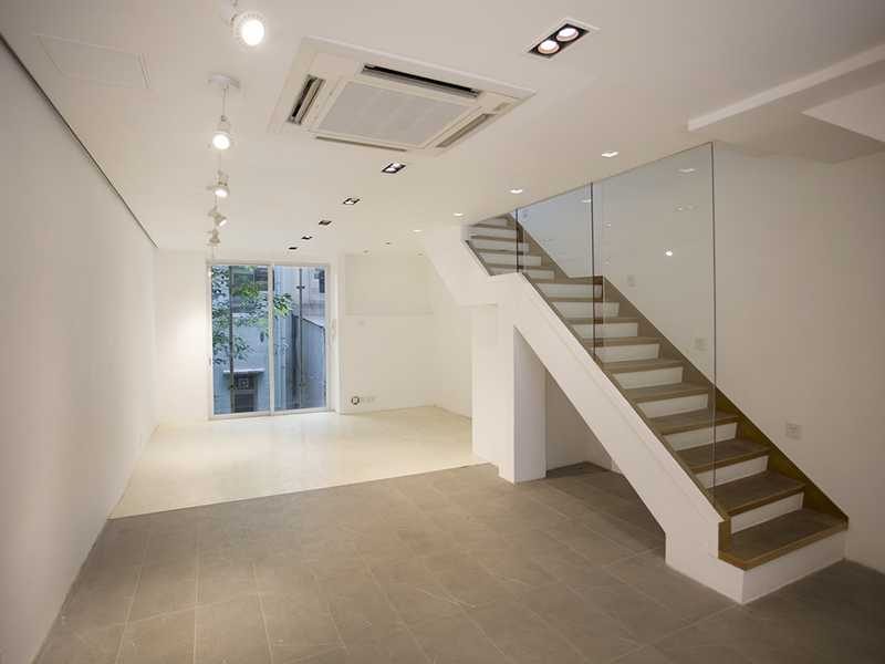 photo 9 — Beaufort House, Soho