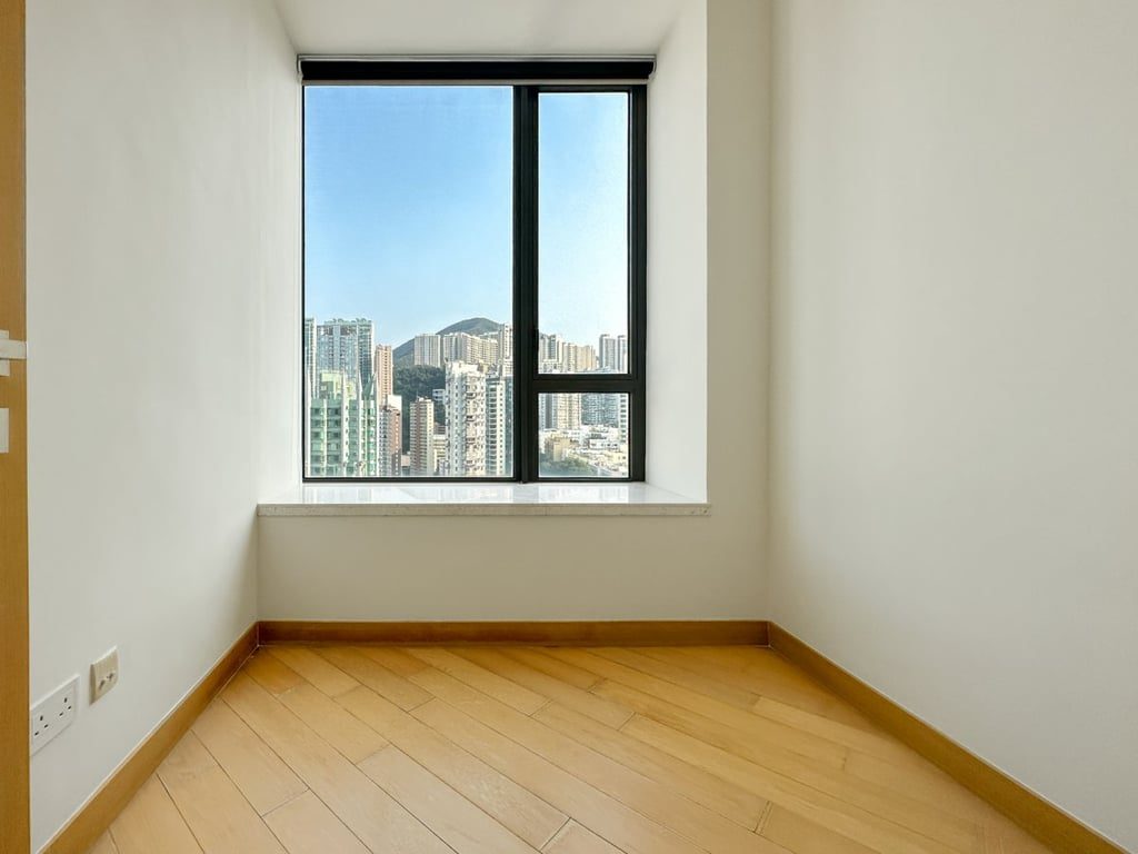 photo 3 — Warrenwoods, Tai Hang