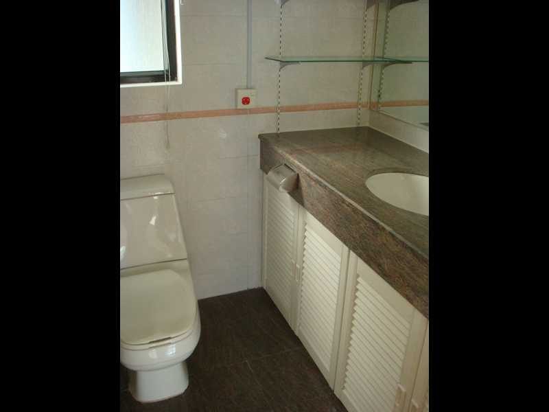 photo 3 — Clovelly Court, Mid Levels Central