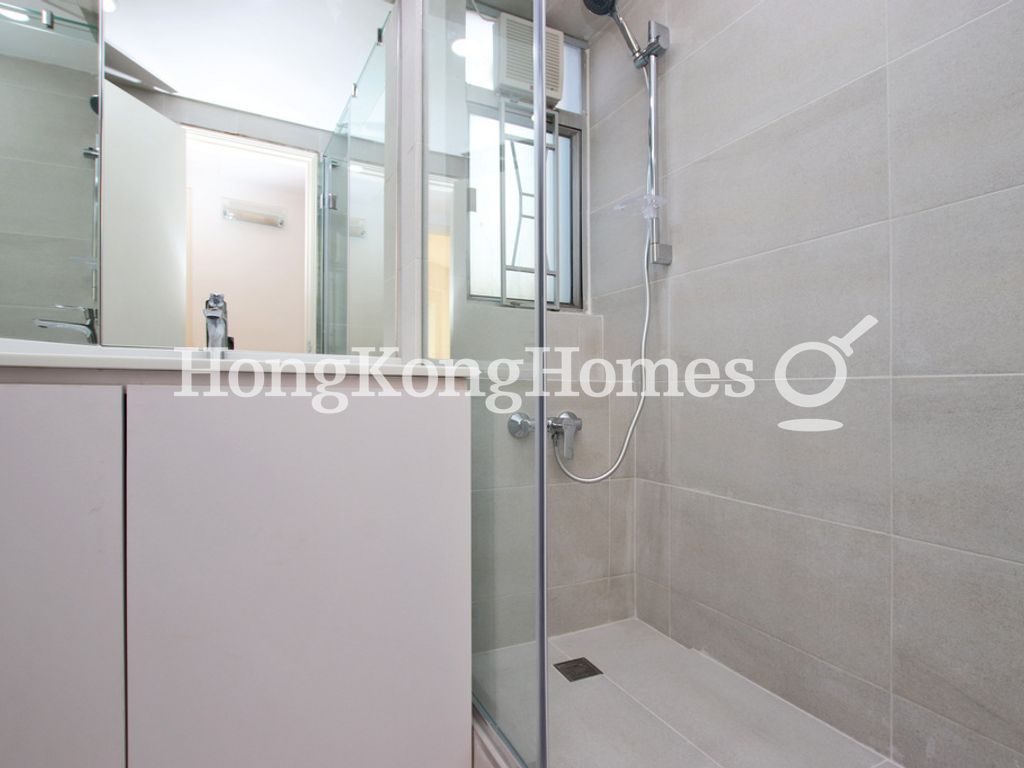 Guest Bathroom — Conduit Tower, Mid-levels West