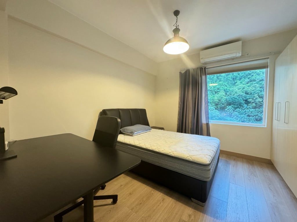 photo 4 — Merry Court, Mid Levels West