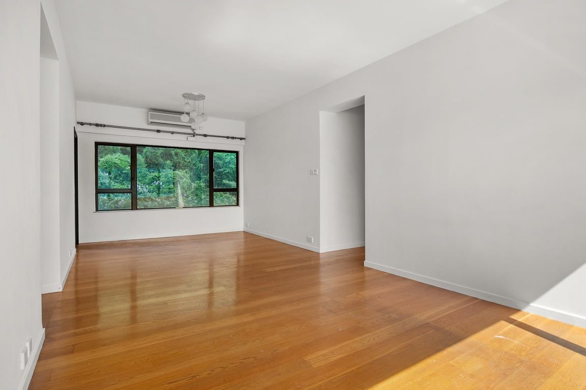 photo 4 — Ruby Court, South Bay
