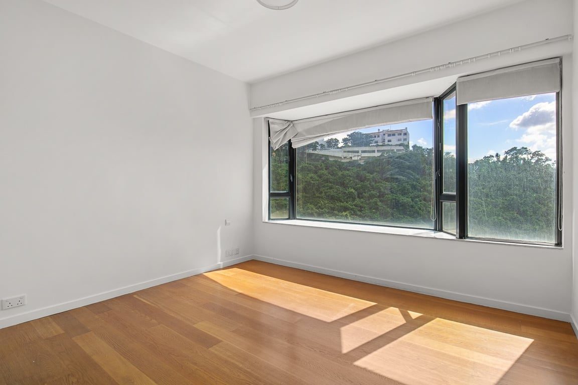photo 5 — Ruby Court, South Bay