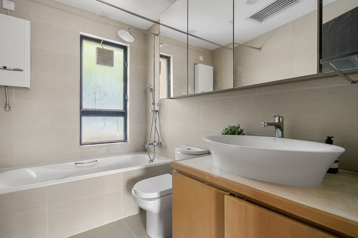 photo 6 — Ruby Court, South Bay