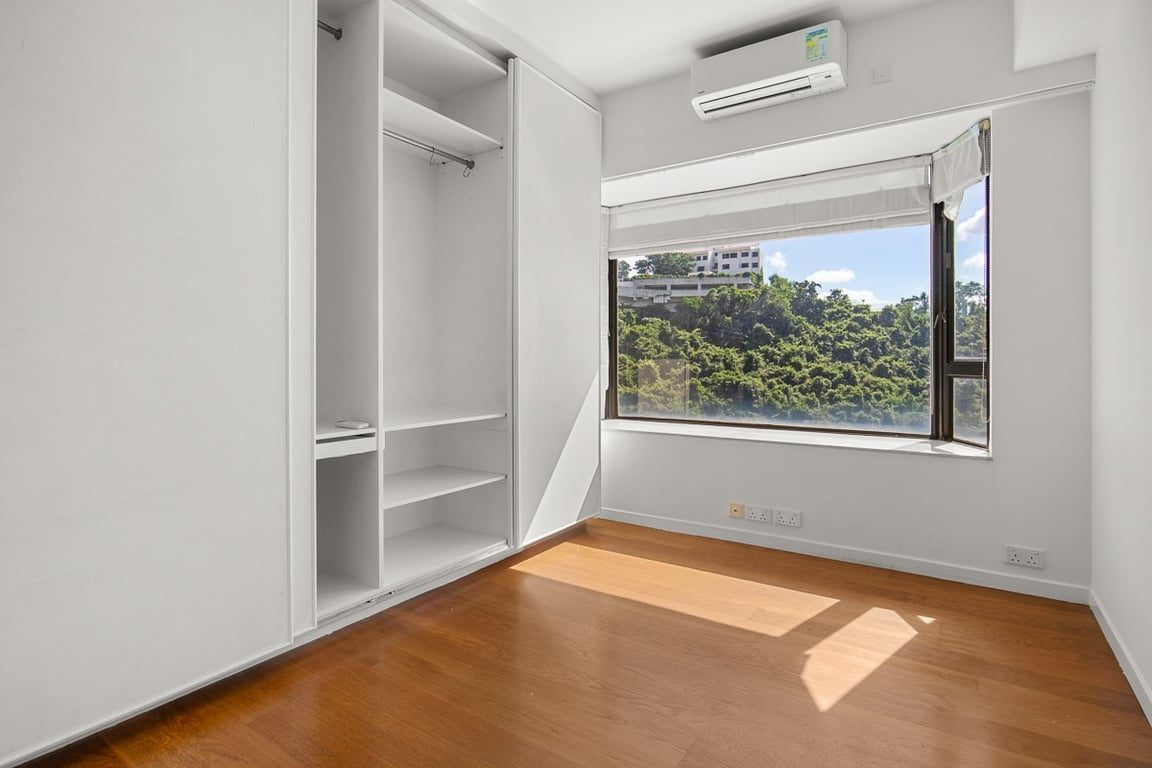photo 9 — Ruby Court, South Bay