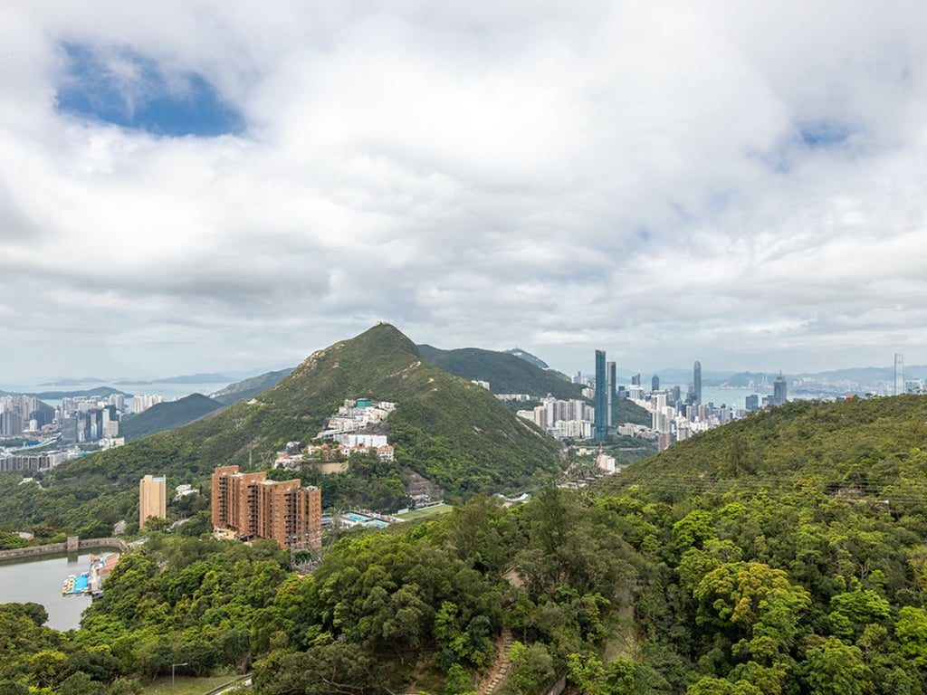 photo 12 — Hong Kong Parkview, Repulse Bay