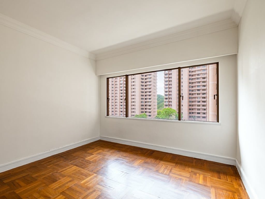 photo 6 — Hong Kong Parkview, Repulse Bay