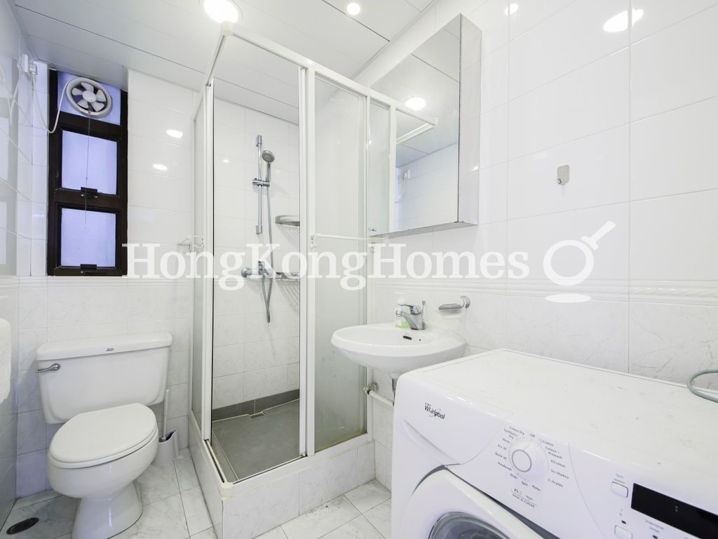 Guest Bathroom — Grandview Tower - Block B, Mid-levels East