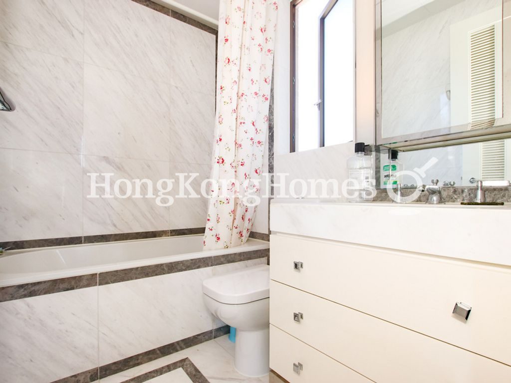 Guest Bathroom — Kensington Hill, Sai Ying Pun
