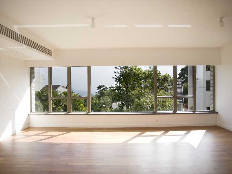 photo 5 — Mount Austin Estate, The Peak