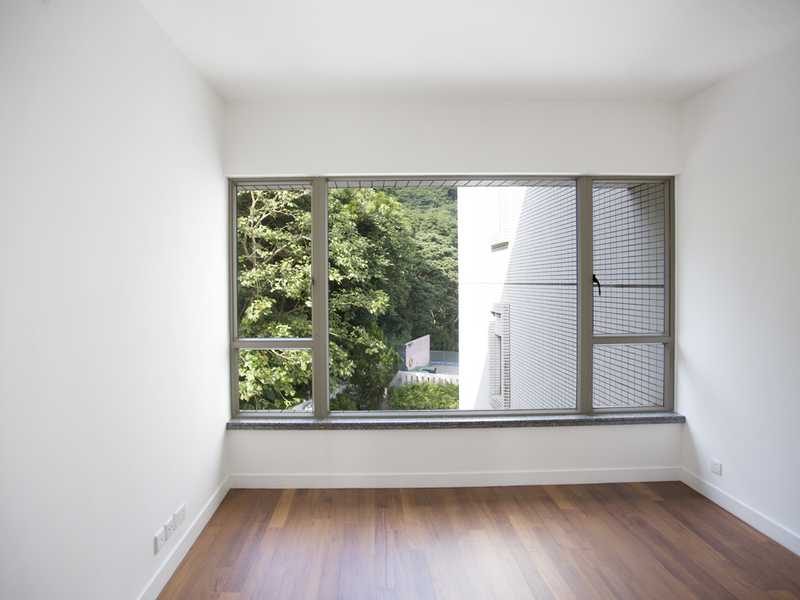 photo 8 — Mount Austin Estate, The Peak
