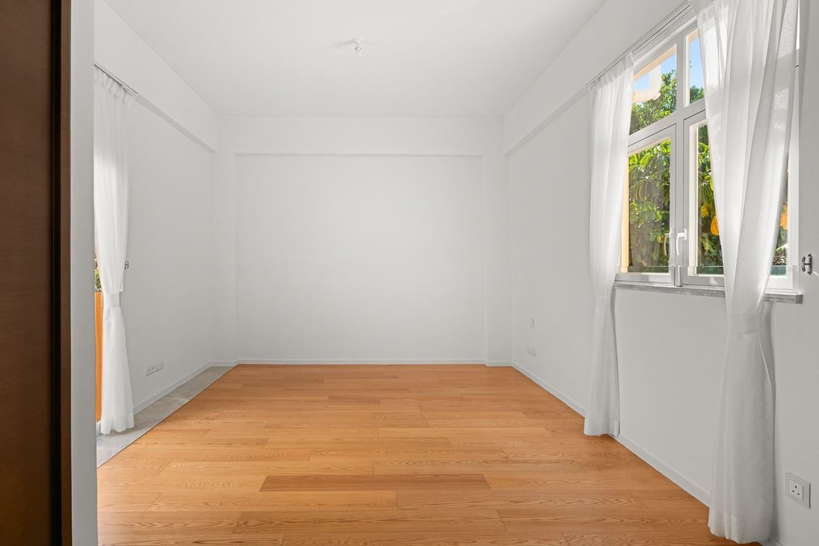 photo 12 — Redhill Peninsula - Cedar Drive, Tai Tam